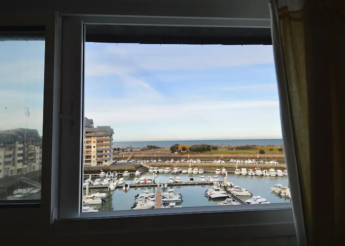 Aux Beaux Coquillages, Vue Et Sur Le Port * クルル・シュル・メール