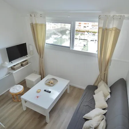 Appartement Aux Beaux Coquillages, Vue Et Sur Le Port